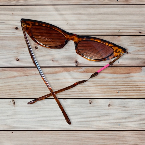 Vintage style cat eye sunglasses - Picture 2 of 5